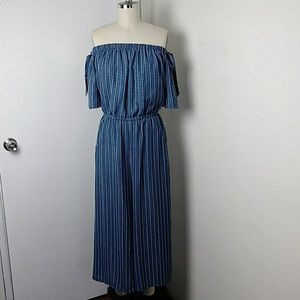 Off the shoulders jumpsuit